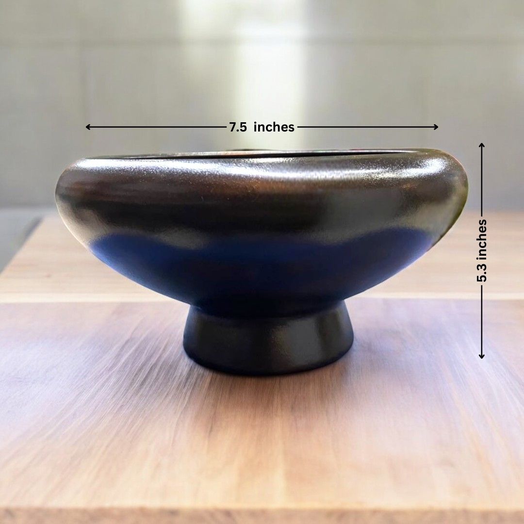 Bowl shaped planter with Legs