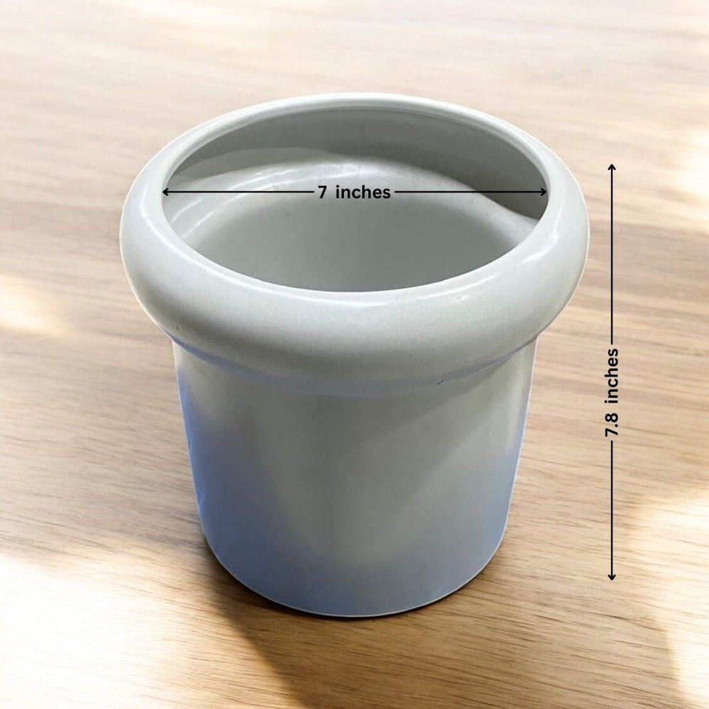 Bucket shaped planter